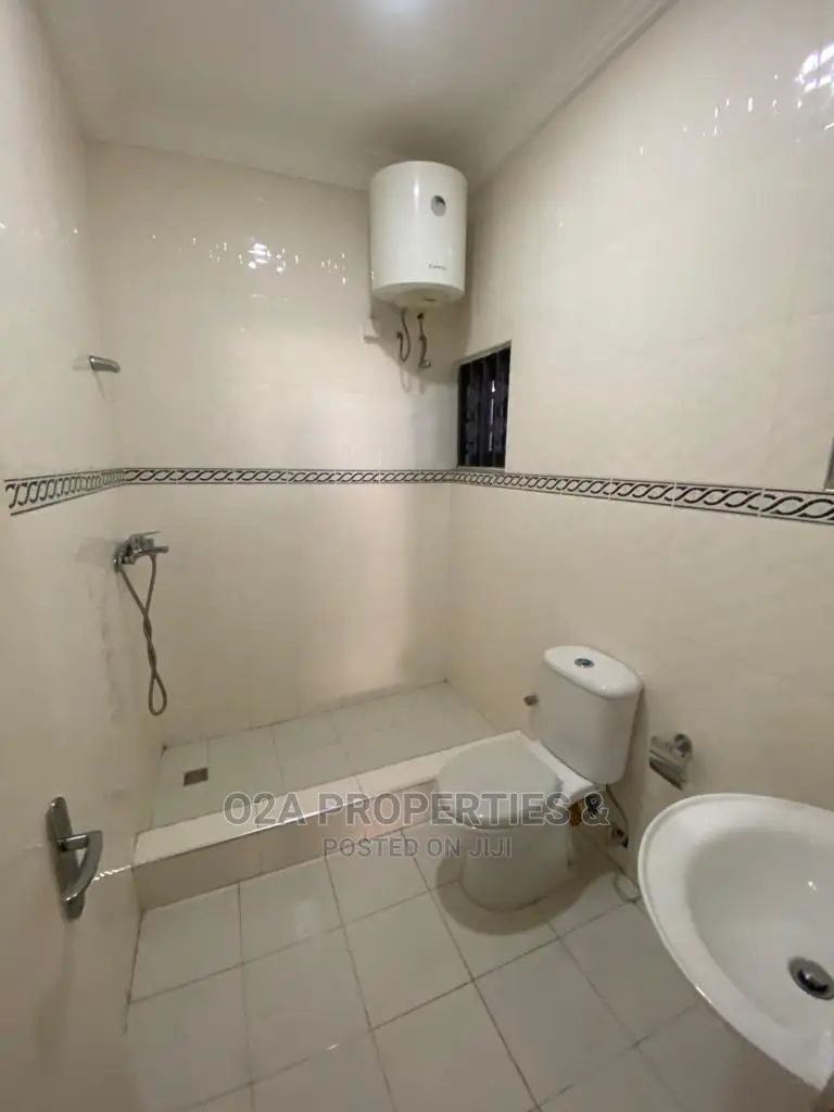 5bdrm House in O2A Properties And, Airport Residential Area for Rent in Airport Residential Area