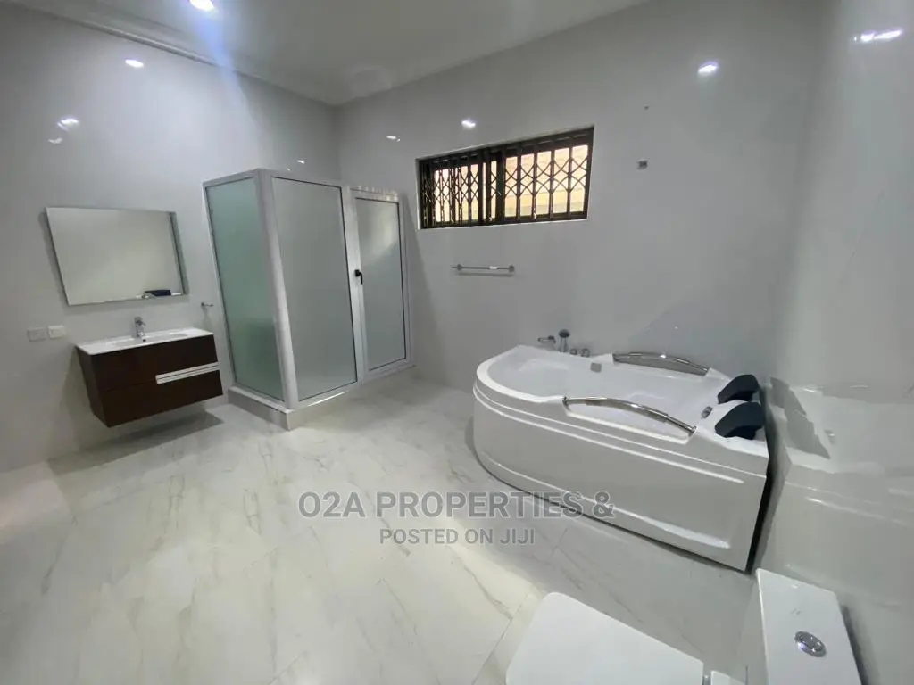 5bdrm House in O2A Properties And, Dzorwulu for rent in Dzorwulu