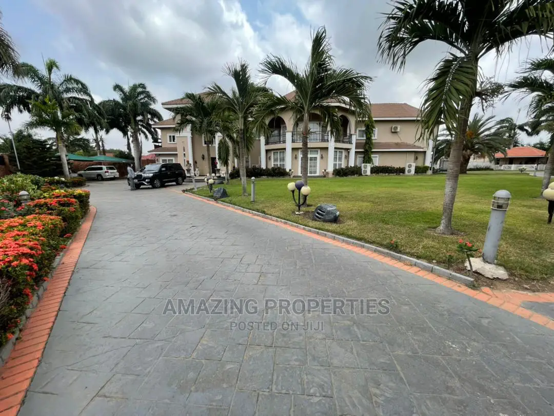 5bdrm House in East Legon Trassacco for sale in East Legon
