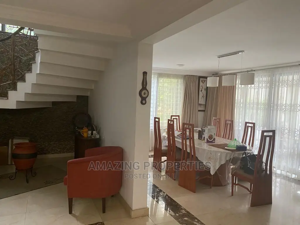 5bdrm House in Airport Residential for Sale in Airport Residential Area