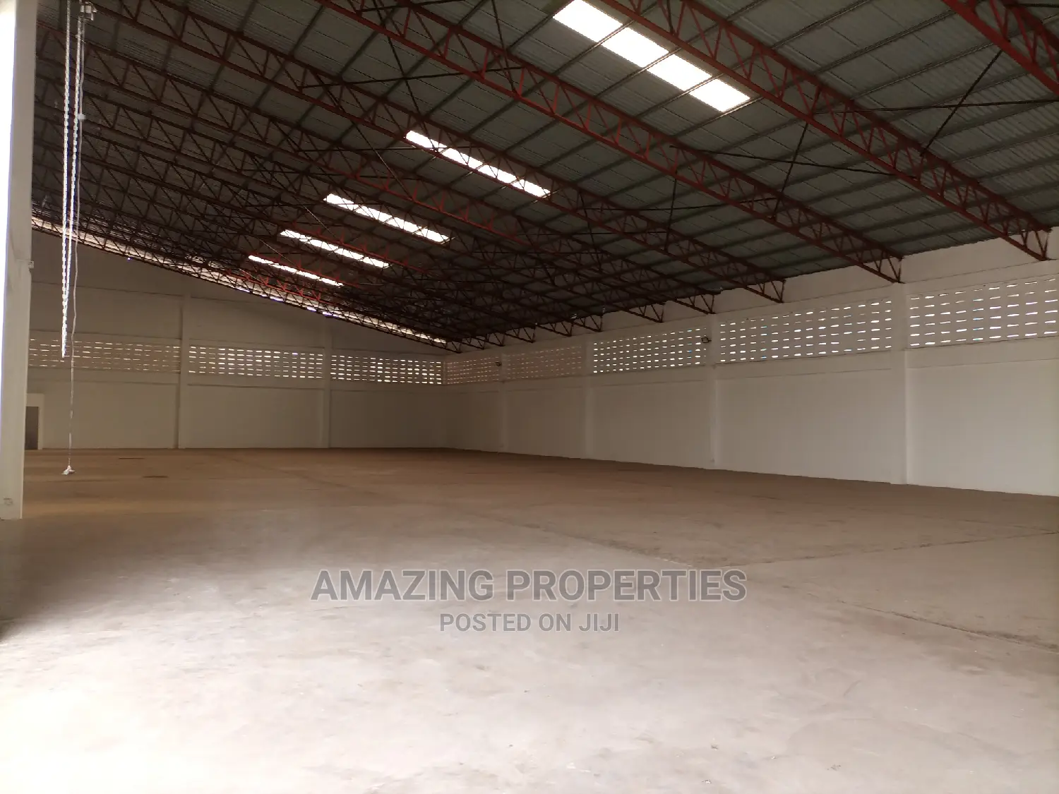 For Rent 1300 Square Metres Warehouse at Spintex Coca-Cola in Spintex