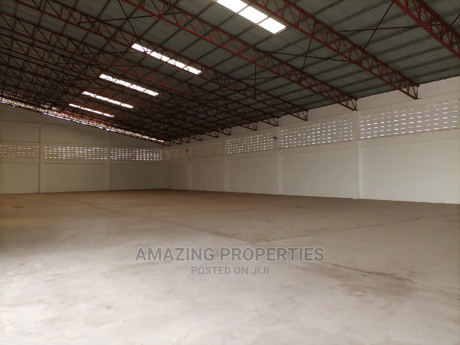 For Rent 1300 Square Metres Warehouse at Spintex Coca-Cola in Spintex
