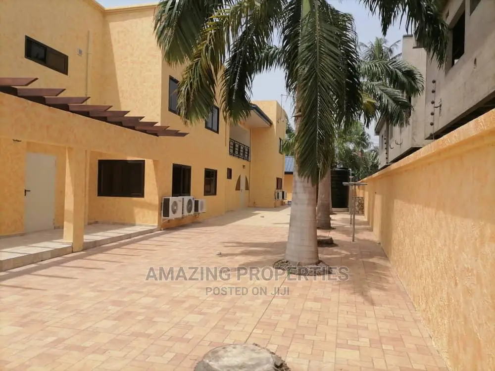 6bdrm Farm House in Labone for Rent in Labone