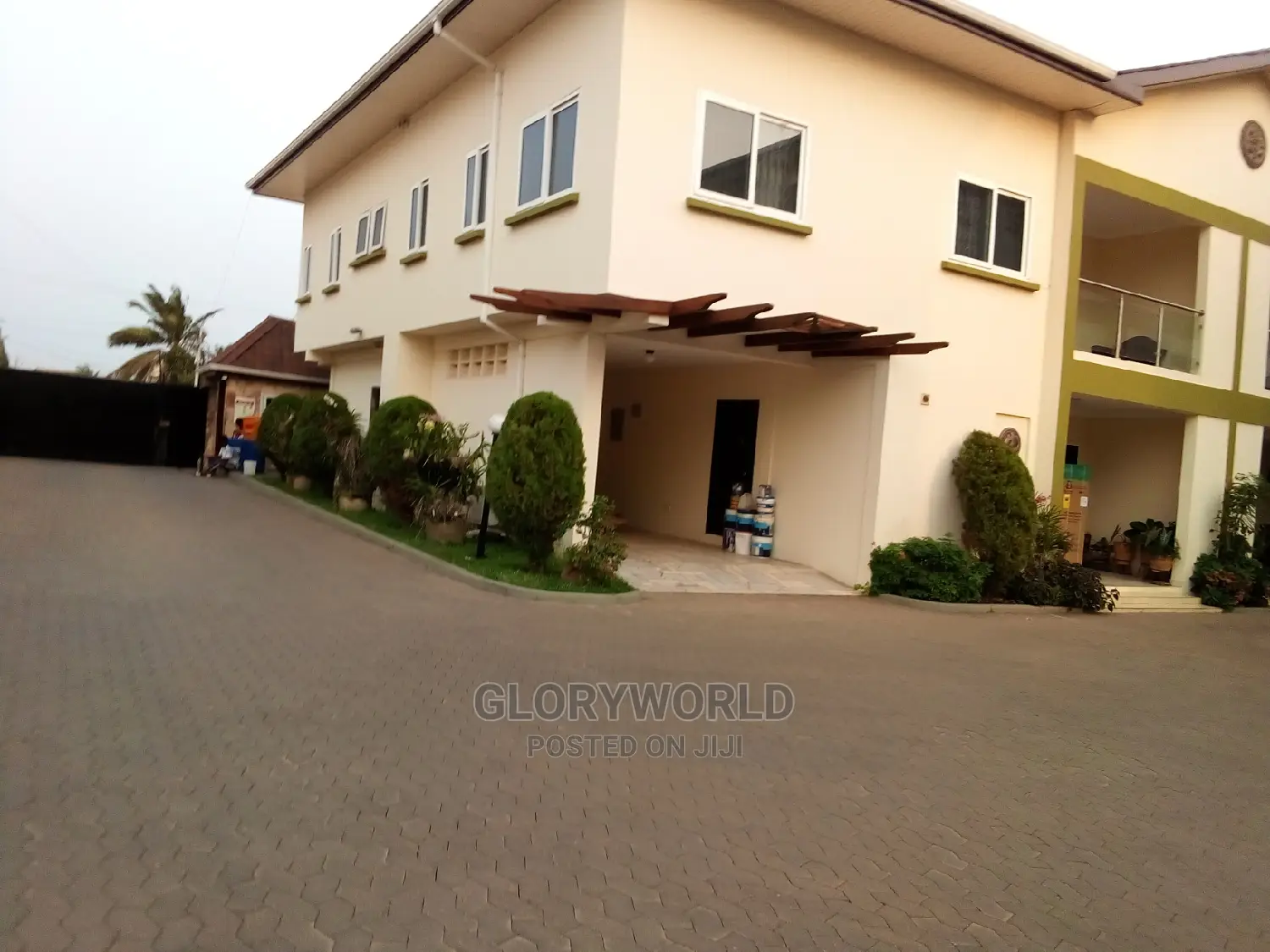 Furnished 4bdrm Condo in Tema Metropolitan for rent in Tema Metropolitan