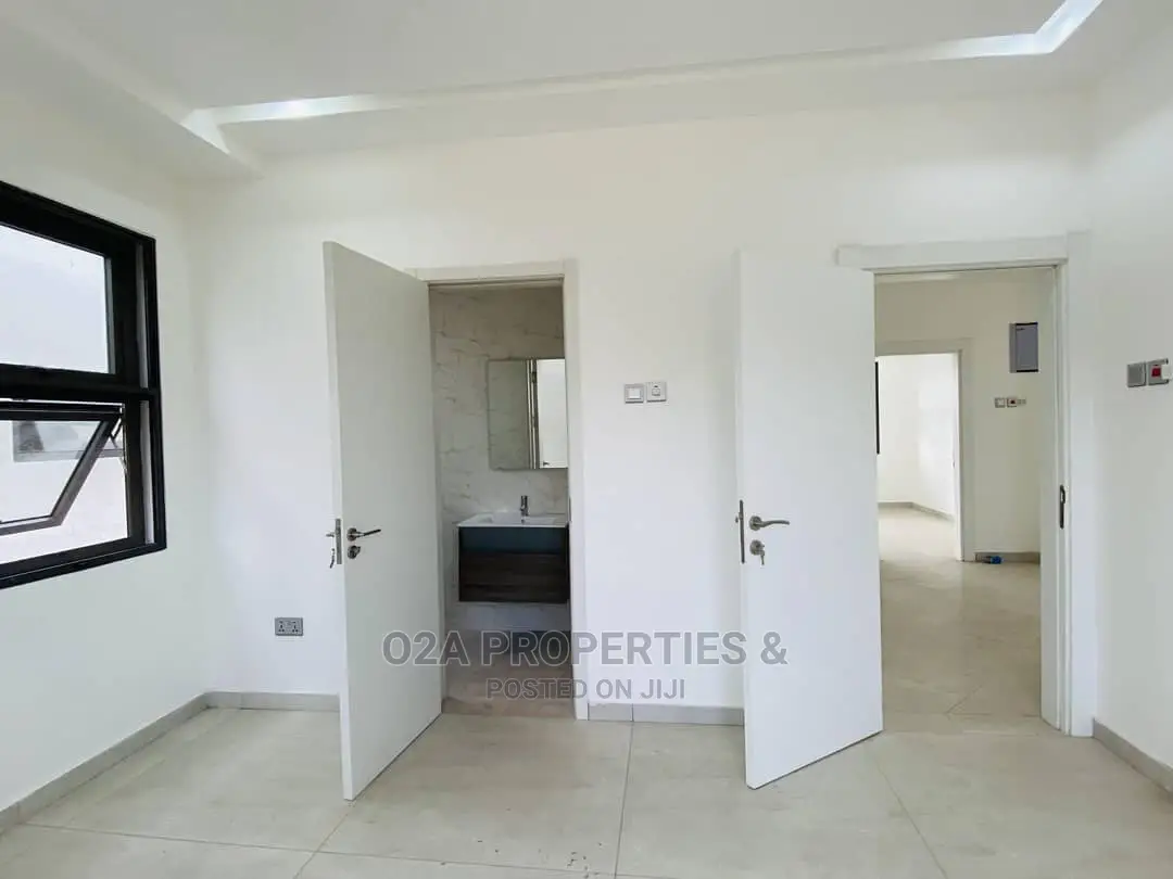 4bdrm House in O2A Properties, Lake Side Estate for sale in Lake Side Estate