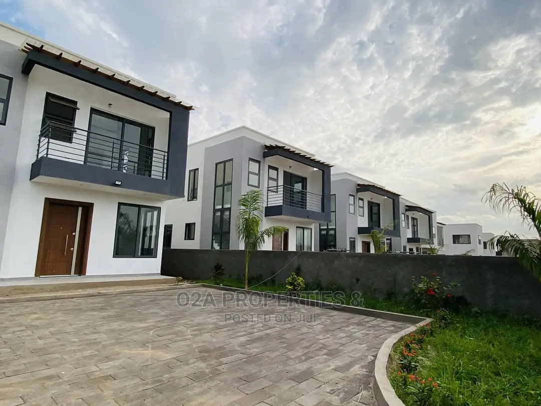 4bdrm House in O2A Properties, Lake Side Estate for sale in Lake Side Estate