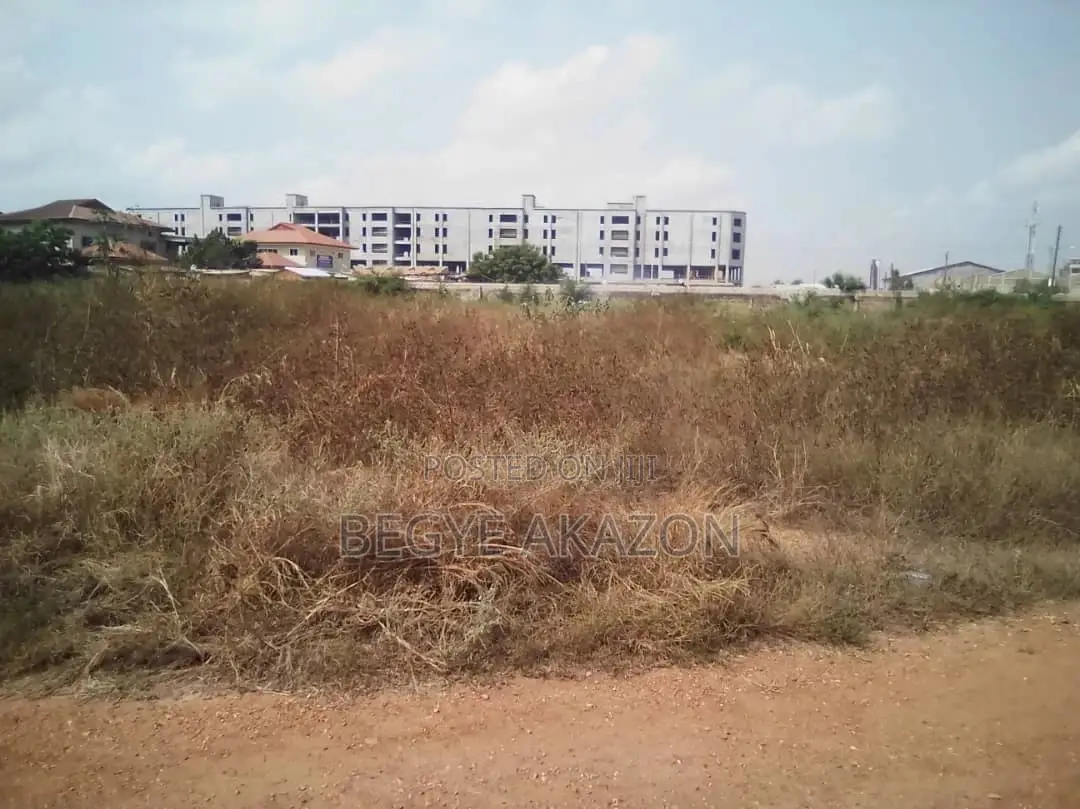 1 Acre Land at Ridge Hospital. in Ridge