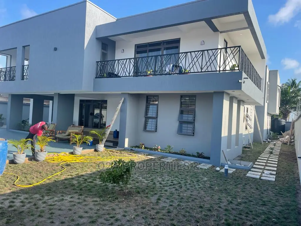 9bdrm House in O2A Properties, Tema Metropolitan for Sale in Tema Metropolitan