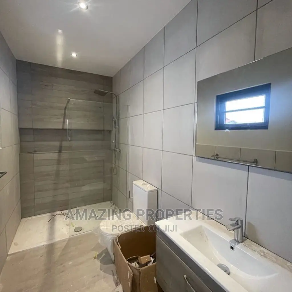 5bdrm Farm House in Amazing Properties, East Legon for sale in East Legon