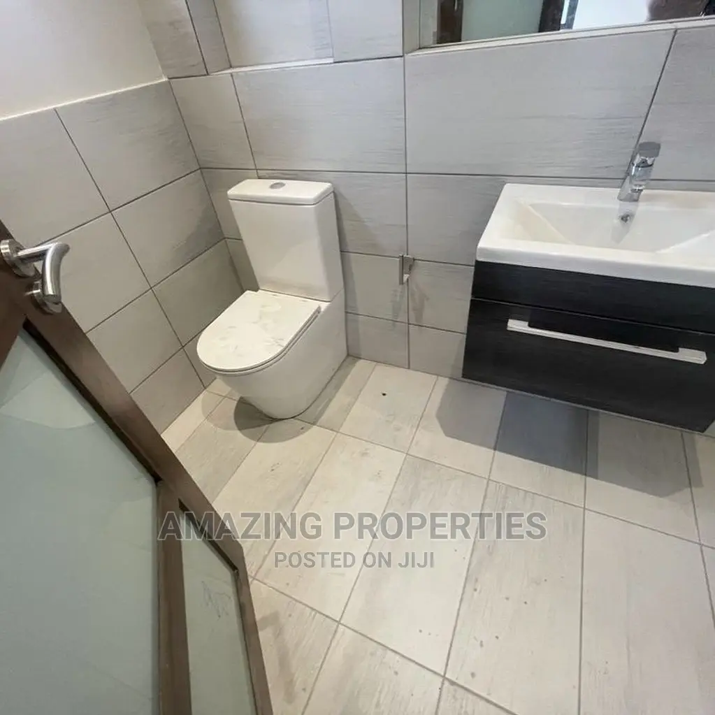 5bdrm Farm House in Amazing Properties, East Legon for sale in East Legon