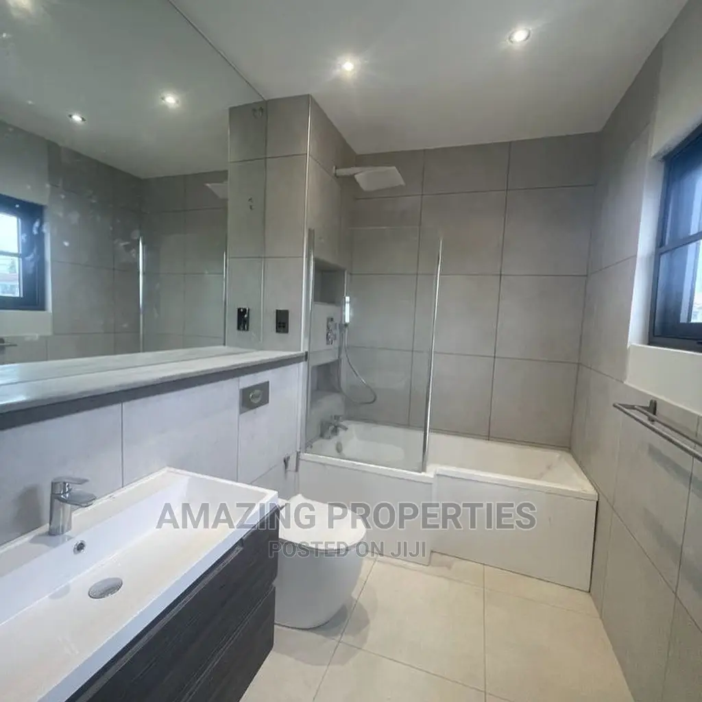 5bdrm Farm House in Amazing Properties, East Legon for sale in East Legon