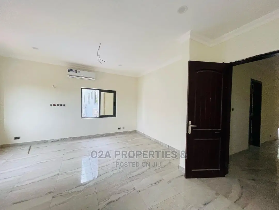 4bdrm House in O2A Properties, American House for rent in American House