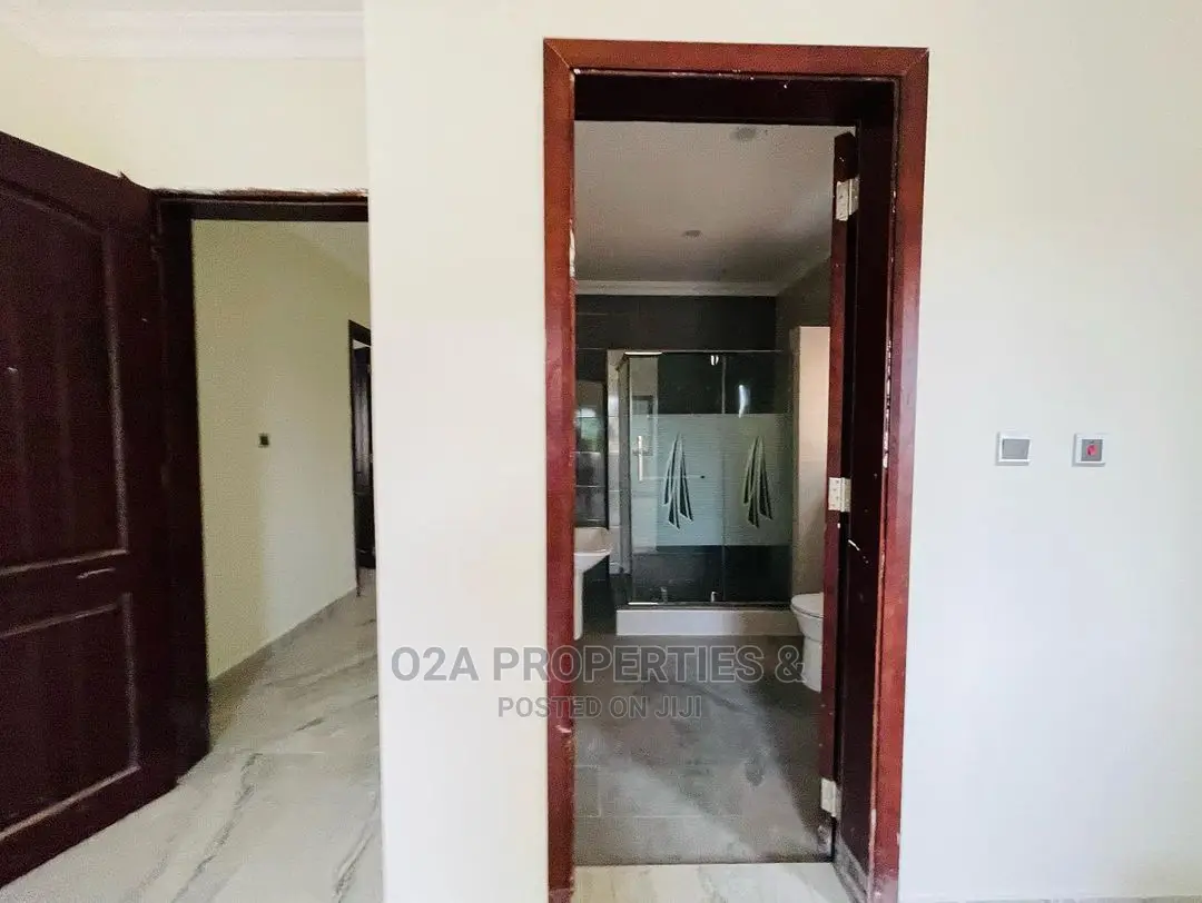 4bdrm House in O2A Properties, American House for rent in American House