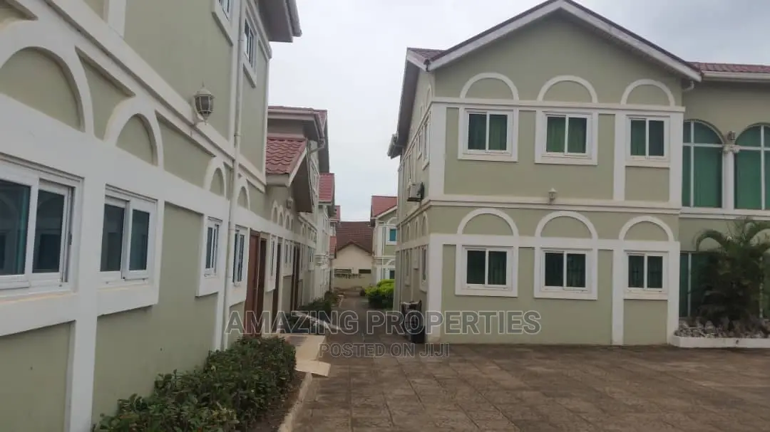 This Hotel 40 Bedroom at Madin in Accra Metropolitan