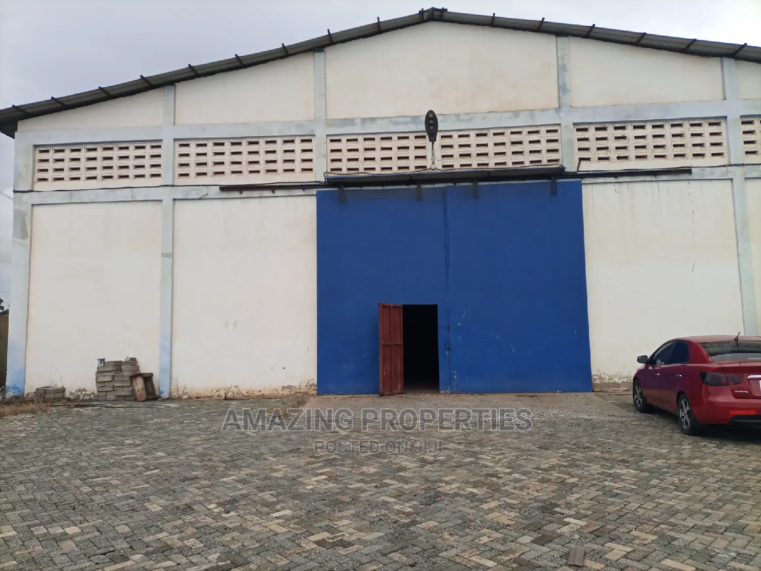 1000square Metres Warehouse at Spintex in Spintex