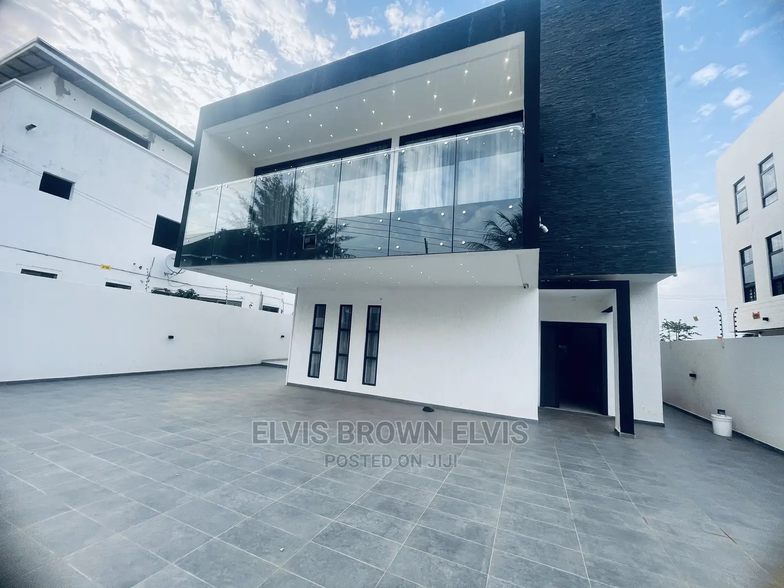 4bdrm Duplex in Living Large, East Legon for Sale in East Legon