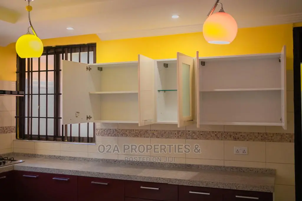 5bdrm House in O2A Properties, Otano for Rent in Otano