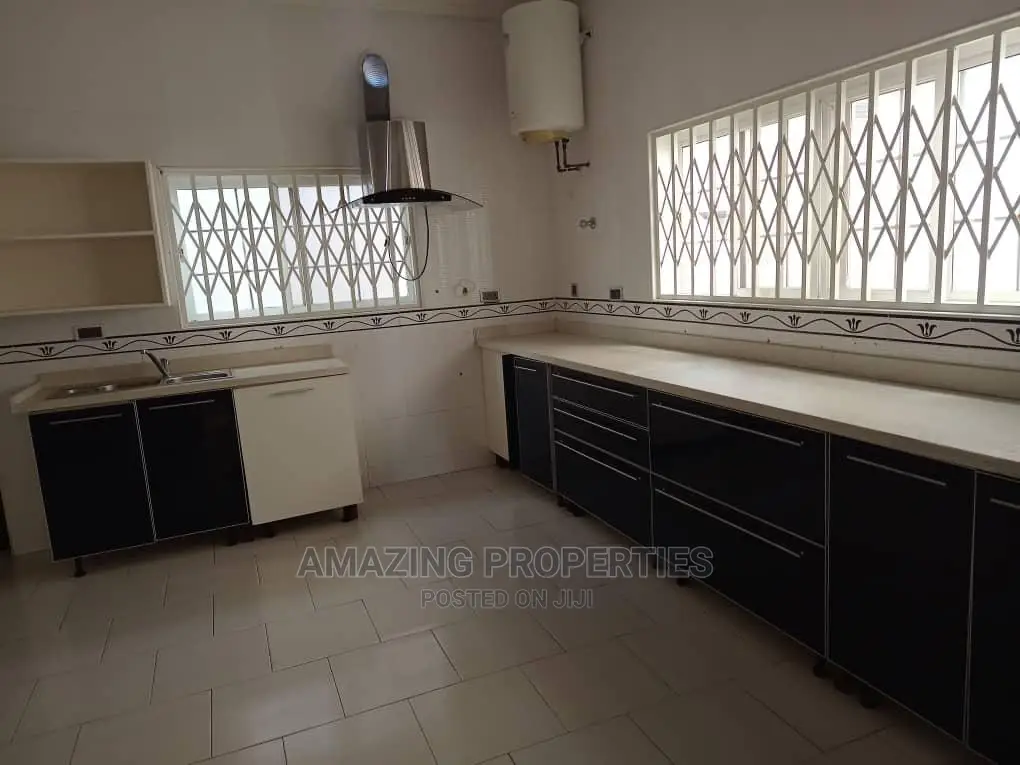4bdrm Farm House in Amazing Properties, Cantonments for Sale in Cantonments