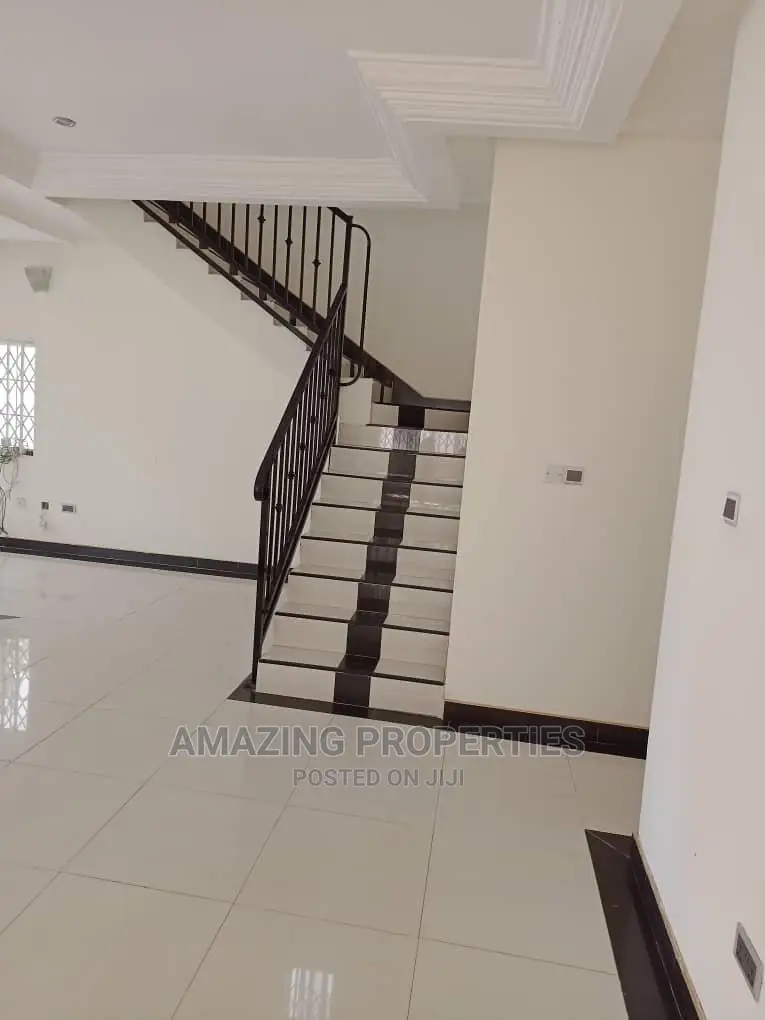 4bdrm Farm House in Amazing Properties, Cantonments for Sale in Cantonments