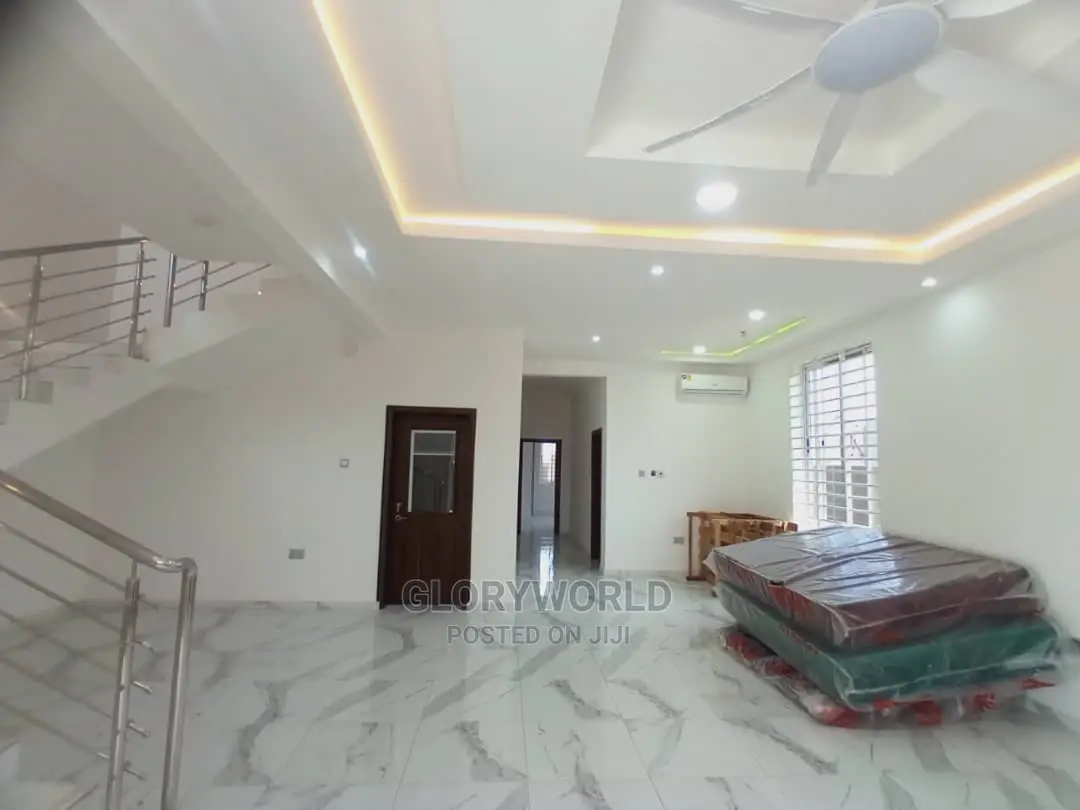 5bdrm House in Lake Side Estate for sale in Lake Side Estate