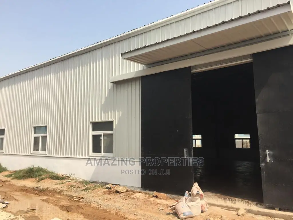 For Rent 2500square Metres Warehouse Spintex Community 18 in Spintex
