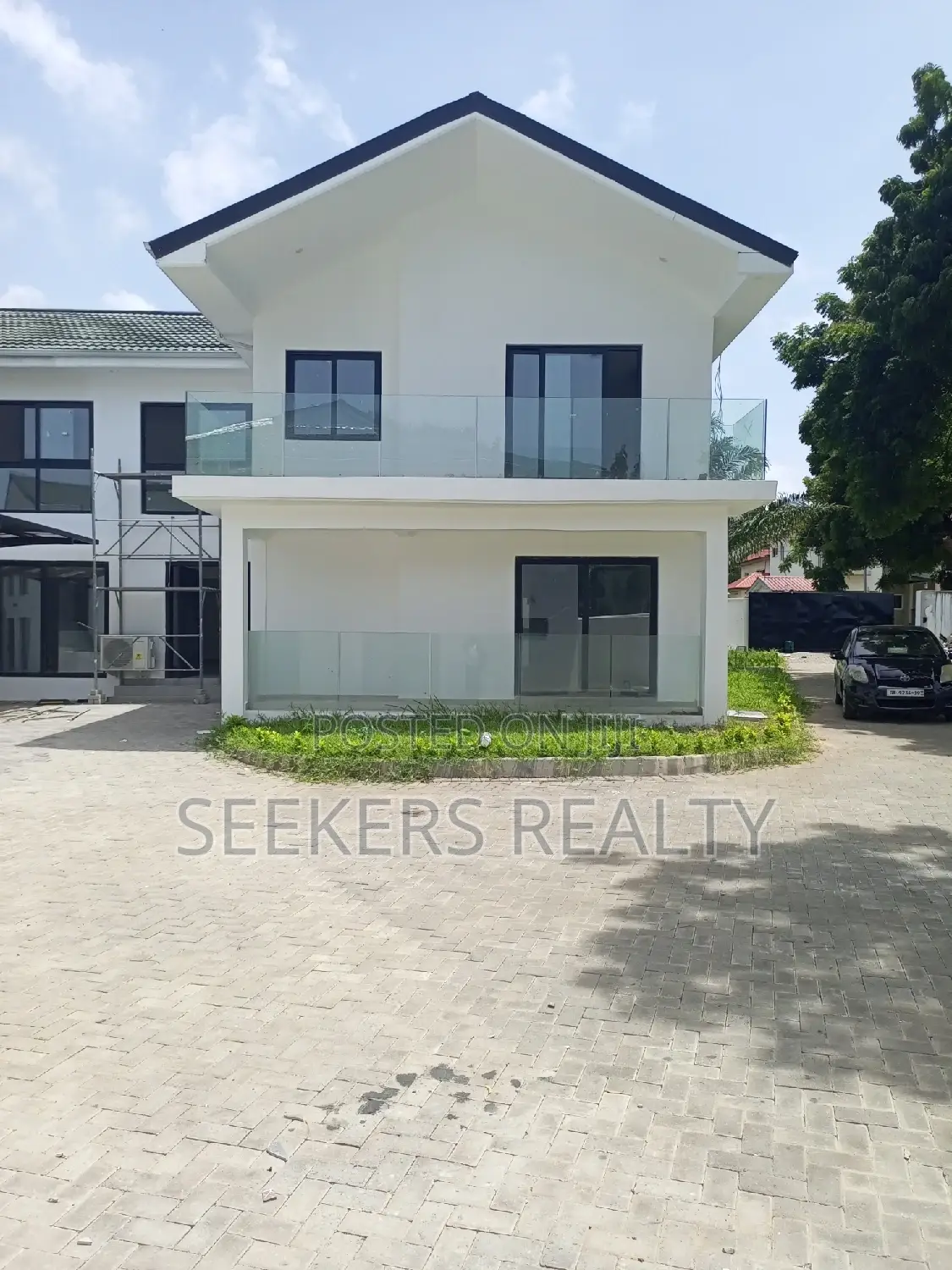 4bdrm Townhouse / Terrace in Seekers Realty, Cantonments for rent in Cantonments