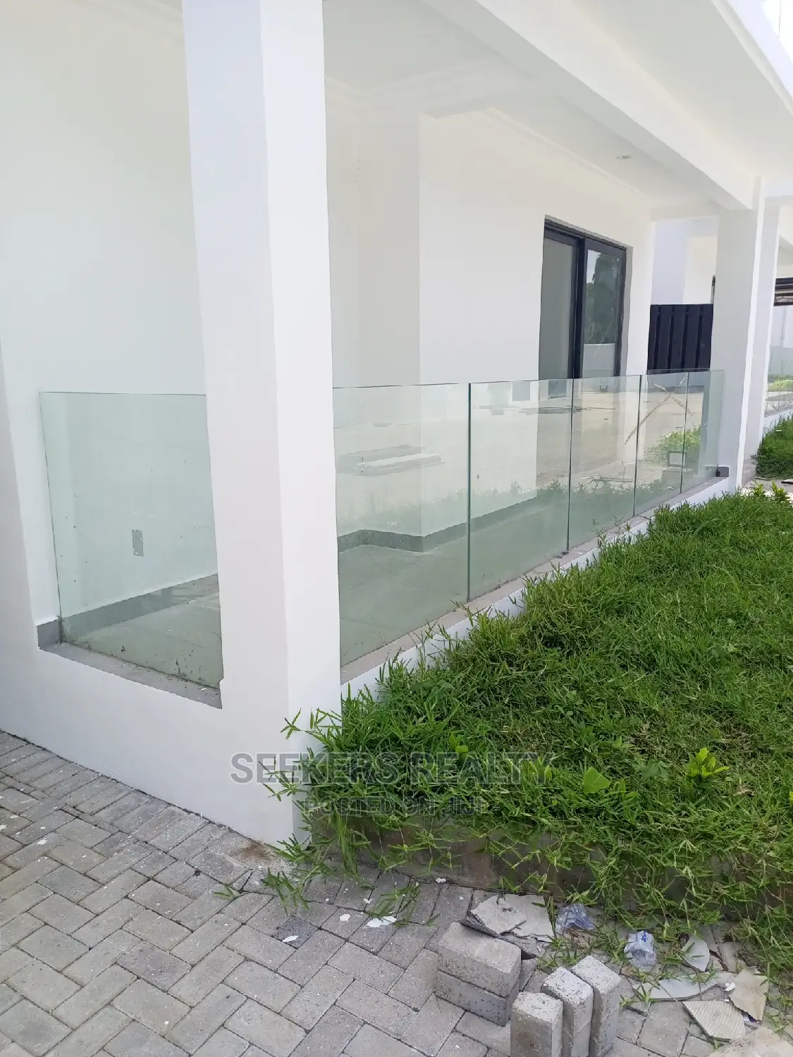 4bdrm Townhouse / Terrace in Seekers Realty, Cantonments for rent in Cantonments