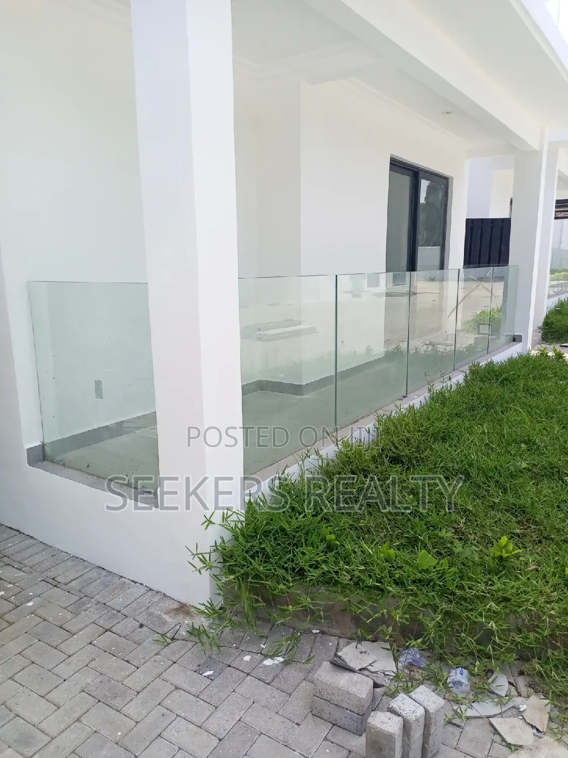 4bdrm Townhouse / Terrace in Seekers Realty, Cantonments for rent in Cantonments