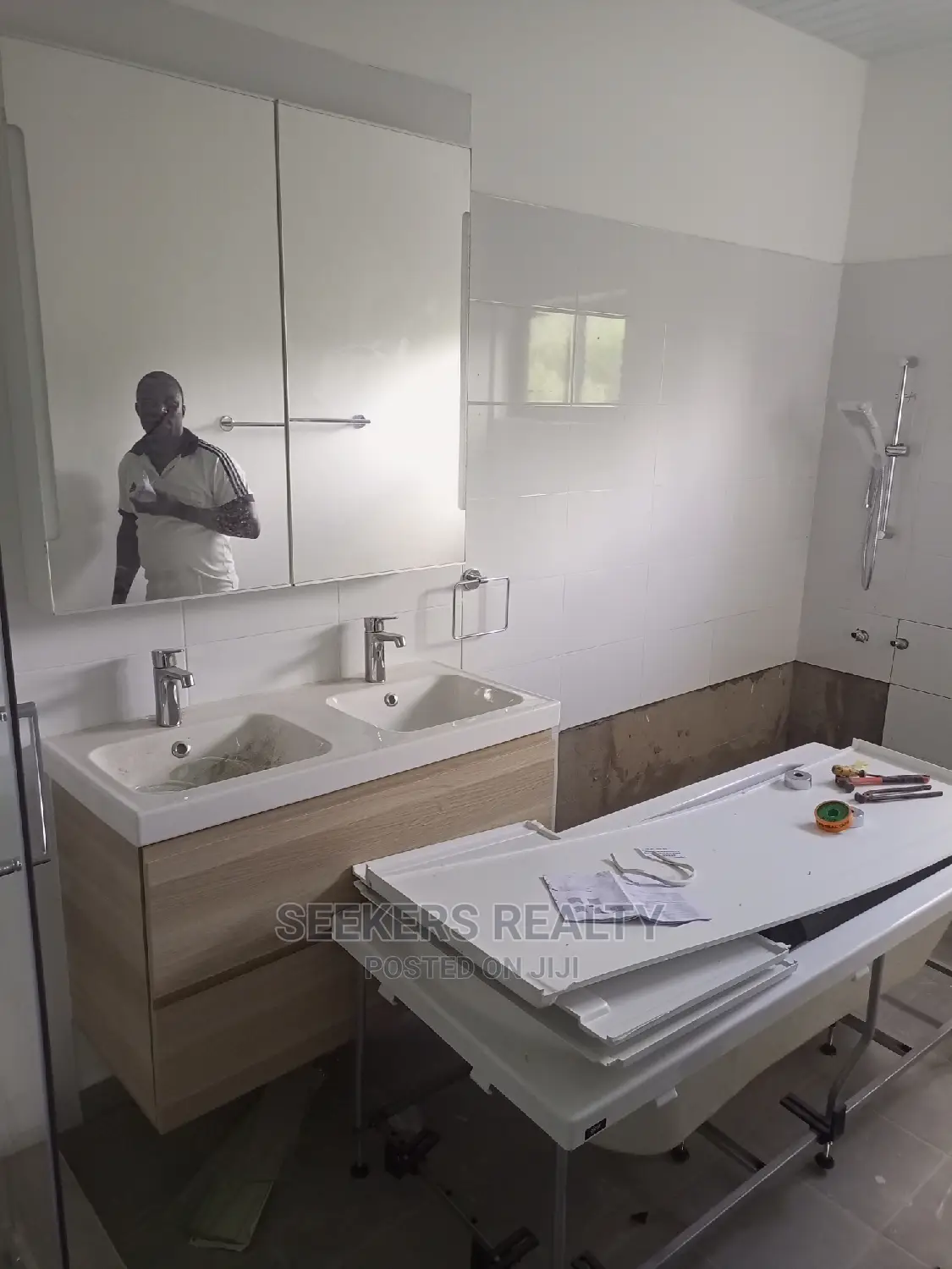 4bdrm Townhouse / Terrace in Seekers Realty, Cantonments for Rent in Cantonments