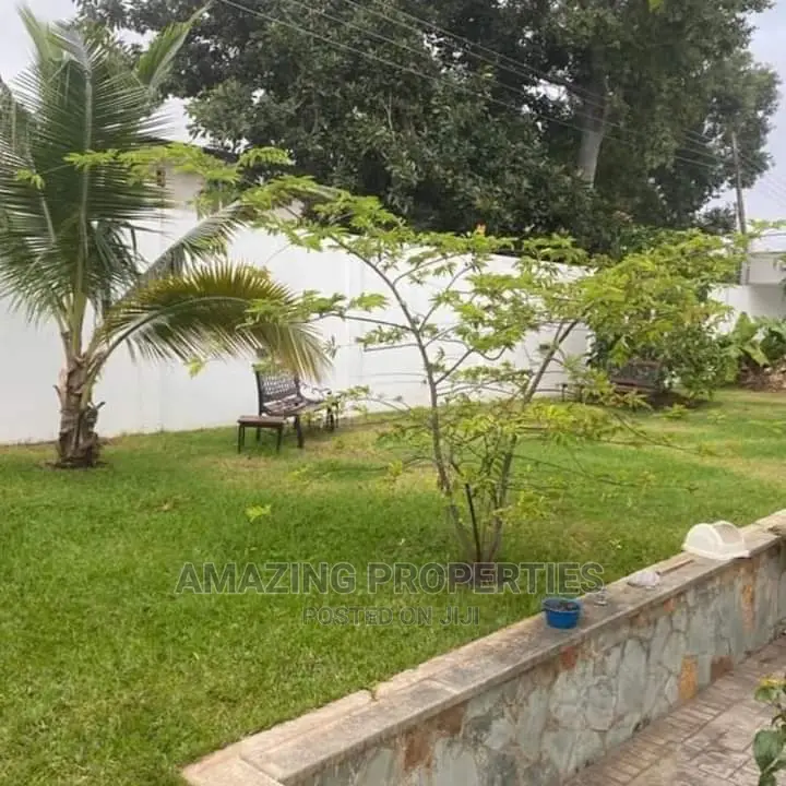 6bdrm Penthouse in Airport for Sale in Airport Residential Area
