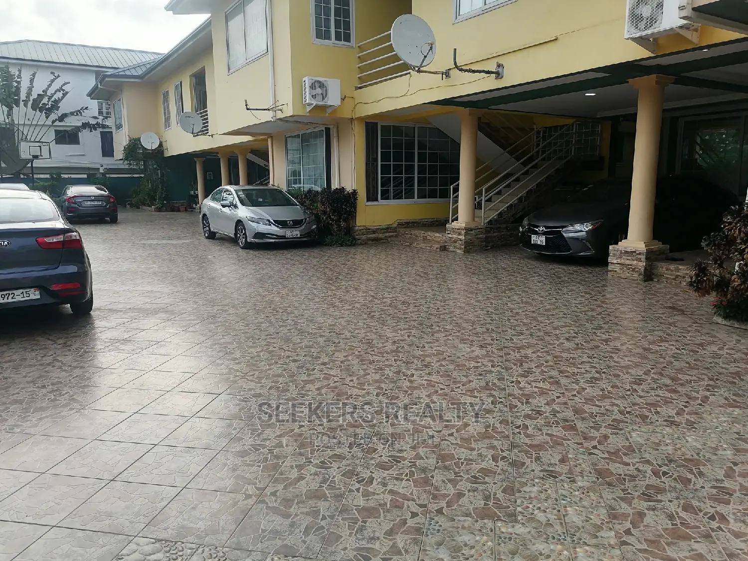 Furnished 3bdrm Apartment in Seekers Realty, Coffee Shop Area for rent in Coffee Shop Area