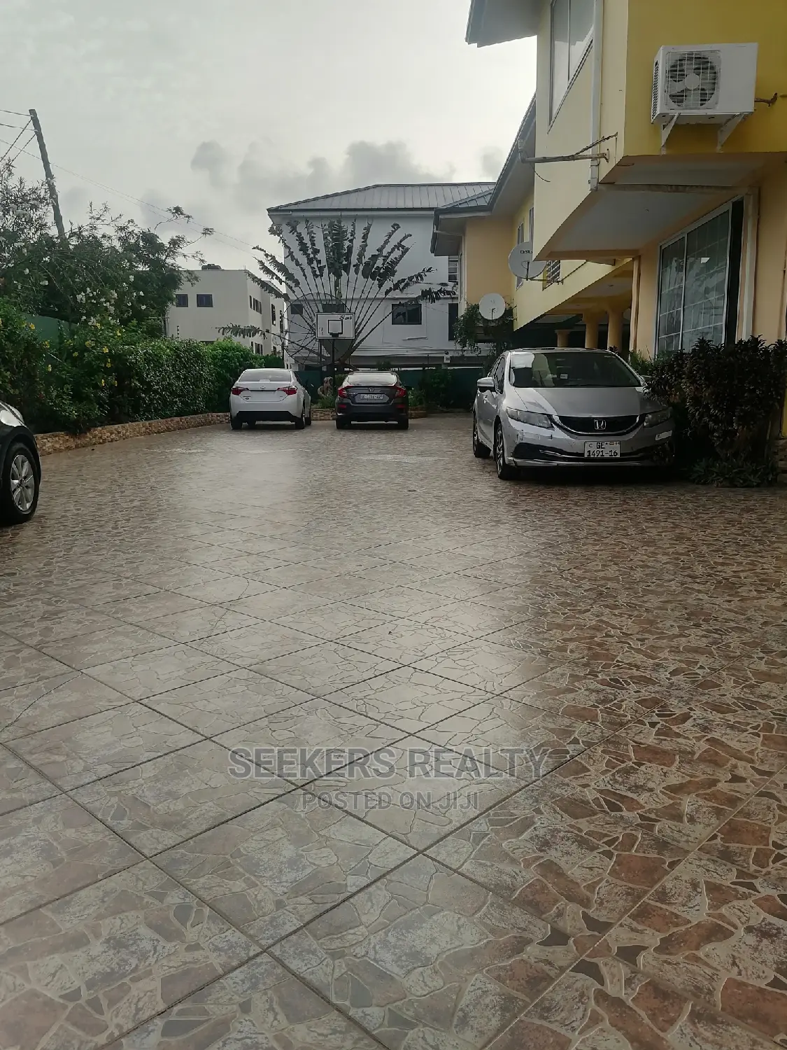 Furnished 3bdrm Apartment in Seekers Realty, Coffee Shop Area for rent in Coffee Shop Area