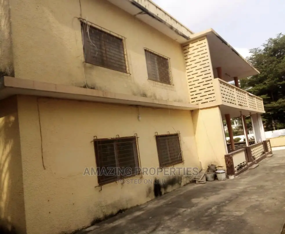 10bdrm House in Cantonments for Sale in Cantonments