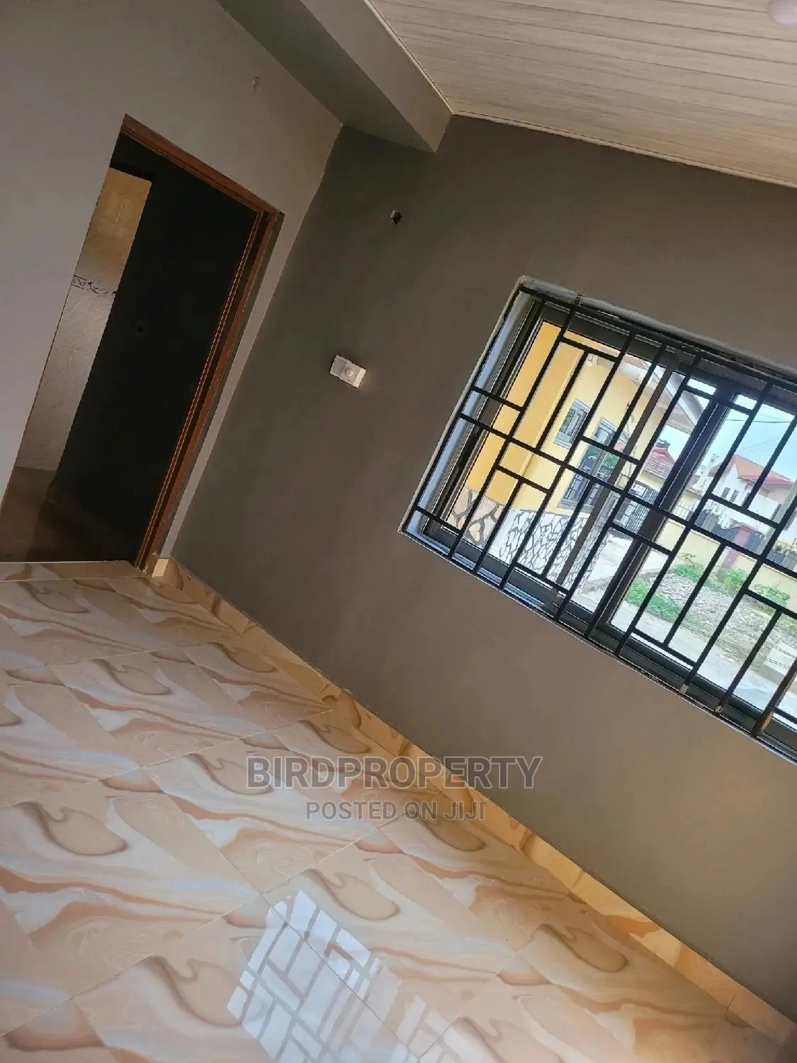 1bdrm Room & Parlour in Birdproperty, Little Roses Area for rent in Little Roses Area