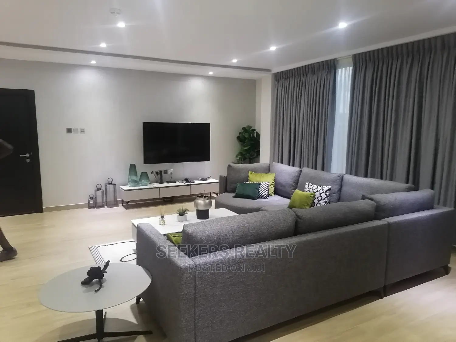 Furnished 2bdrm Apartment in Seekers Realty, Oxford Street for Rent in Oxford Street