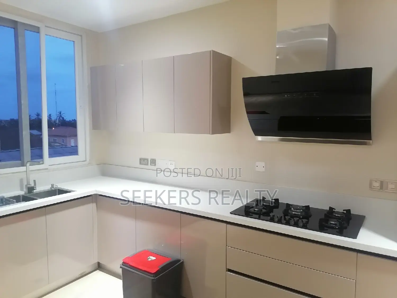 Furnished 2bdrm Apartment in Seekers Realty, Oxford Street for Rent in Oxford Street
