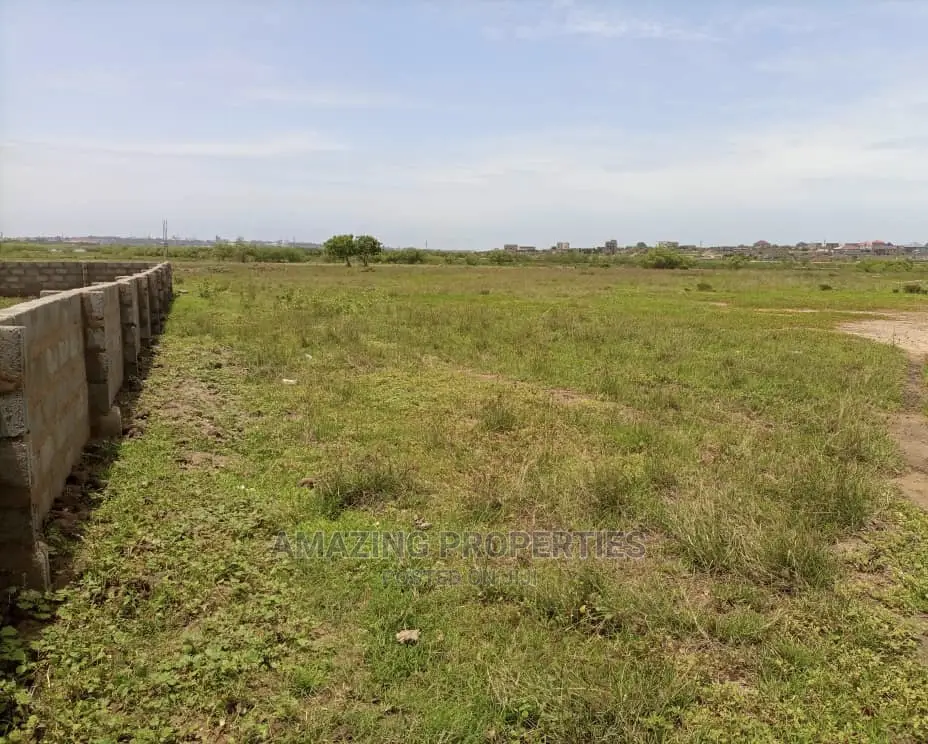 300 Acres of Land at Asebi Per Acre Is 100,000ghc in Dodowa