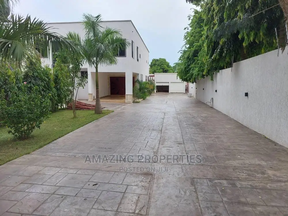 Furnished 5bdrm House in Cantonment, Cantonments for Rent in Cantonments