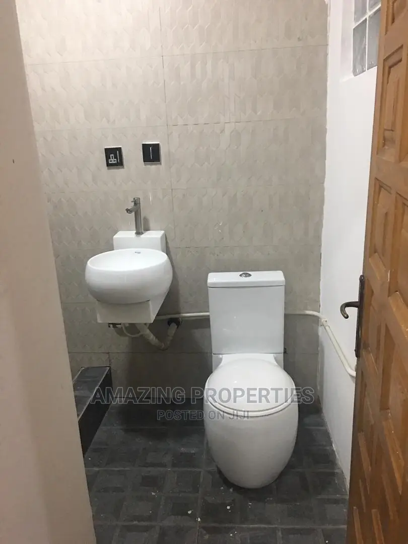 Furnished 5bdrm House in Cantonment, Cantonments for Rent in Cantonments