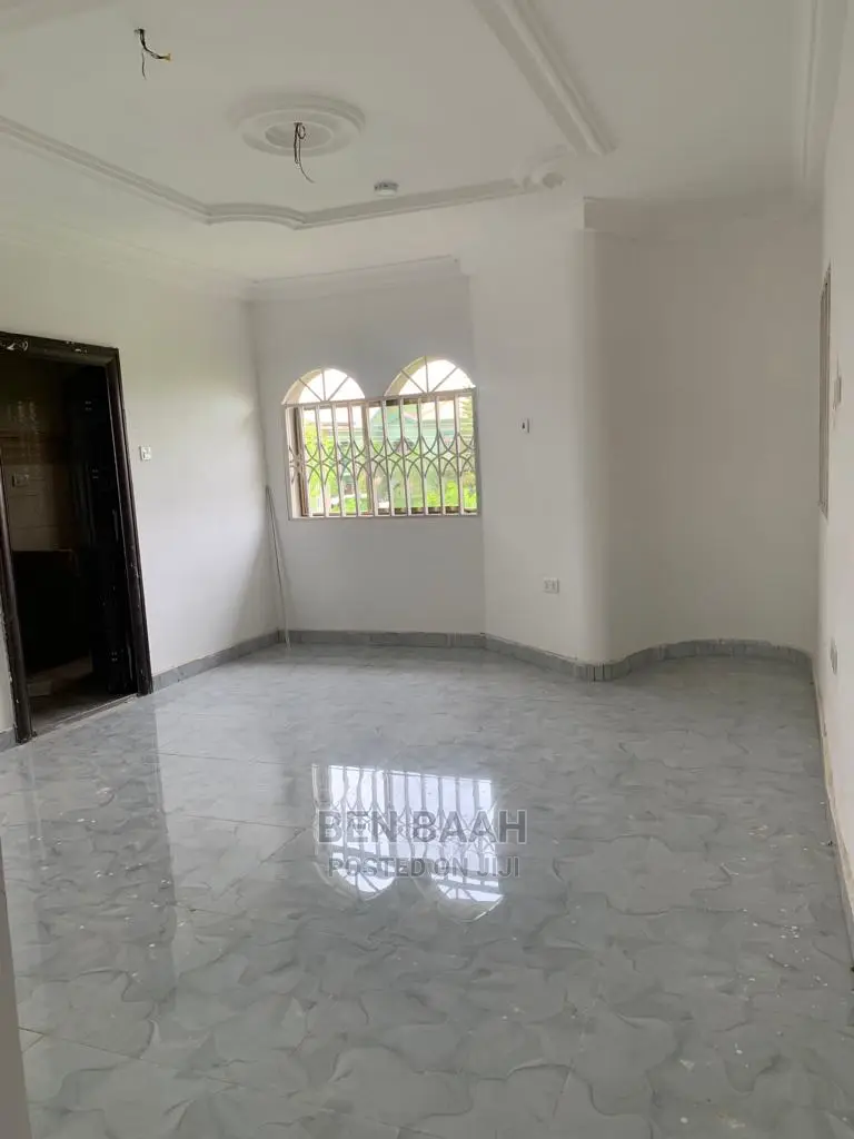 2bdrm Apartment in Ben Properties, School Area for rent in School Area