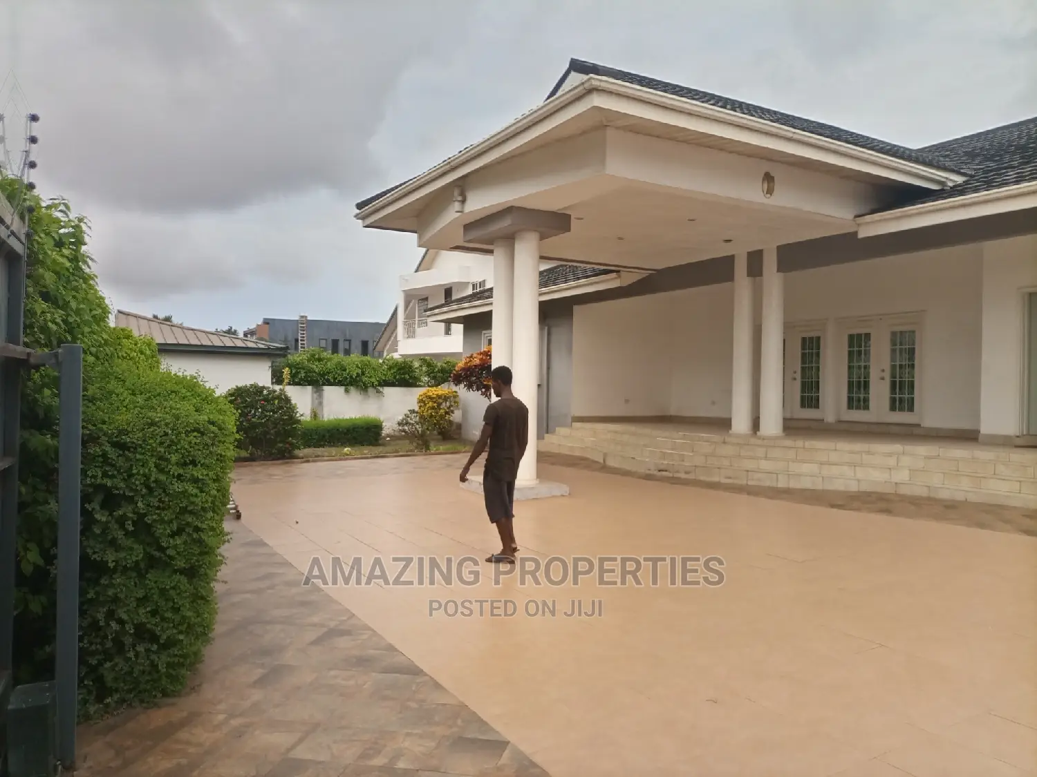 4bdrm House in Airport Hills for Sale in Airport Residential Area