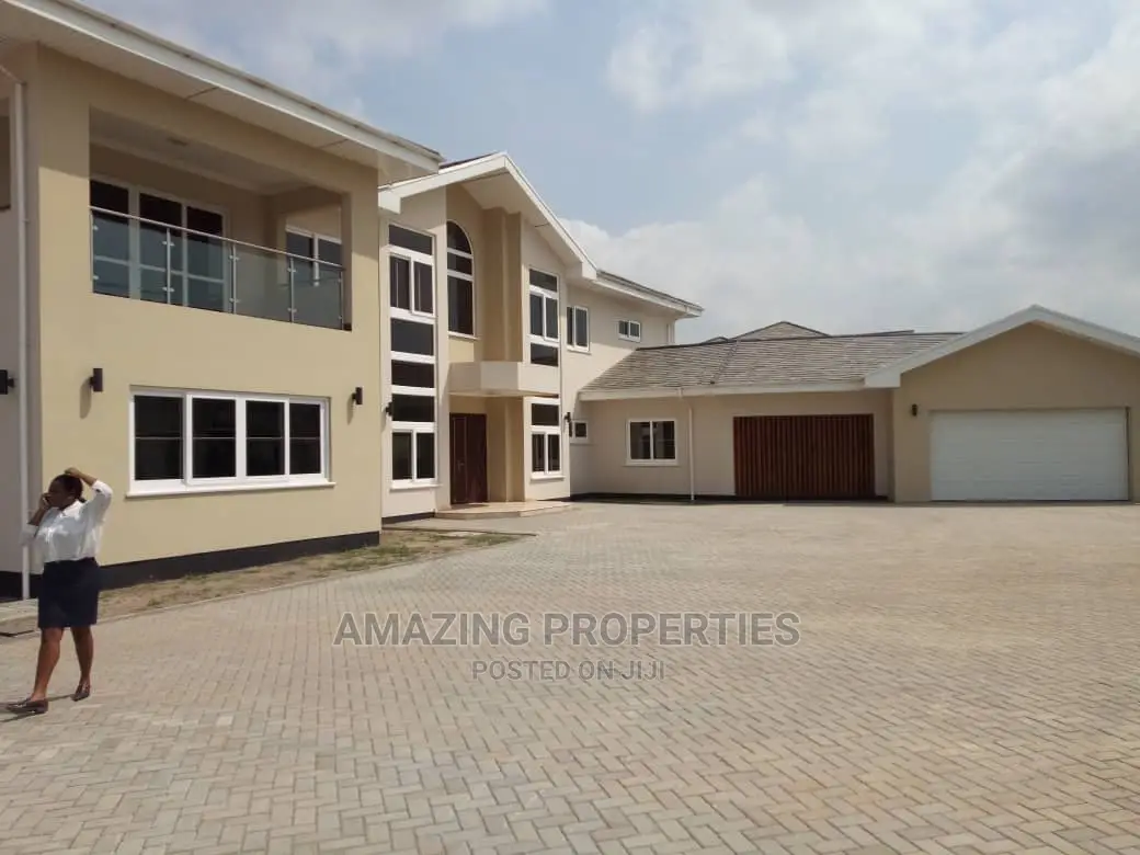5bdrm House in @ Airport Hills
For for sale in Airport Residential Area