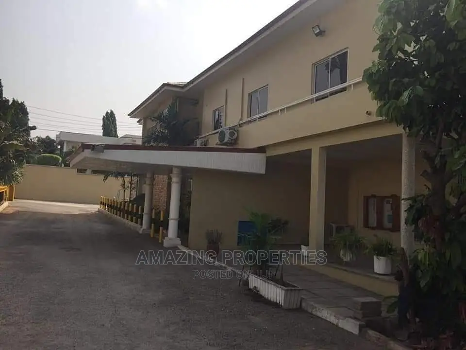 10bdrm House in Airport Residential for Sale in Airport Residential Area