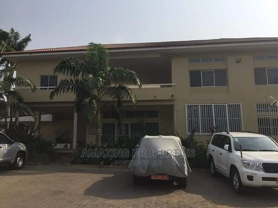 10bdrm House in Airport Residential for Sale in Airport Residential Area