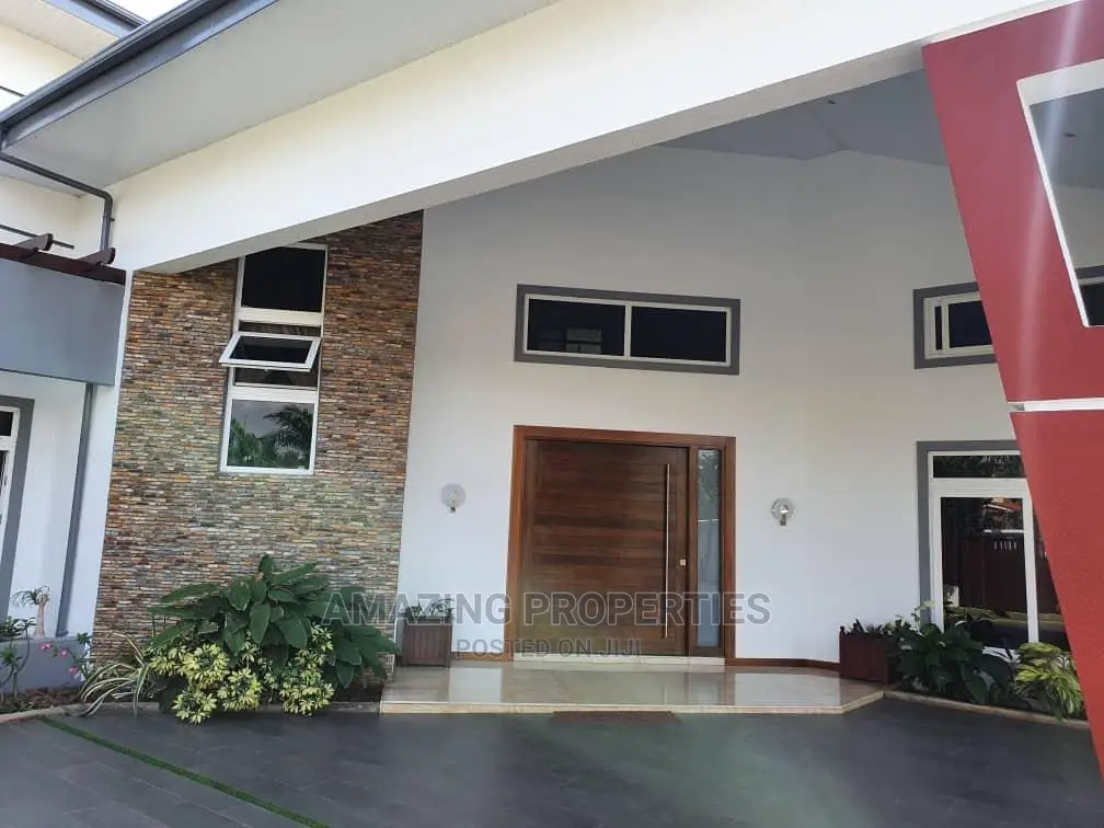 5bdrm House in Airport Hills for Sale in Airport Residential Area