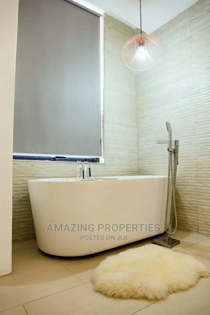5bdrm Townhouse/Terrace in for Rent 5 Bedroom, Cantonments for Rent in Cantonments