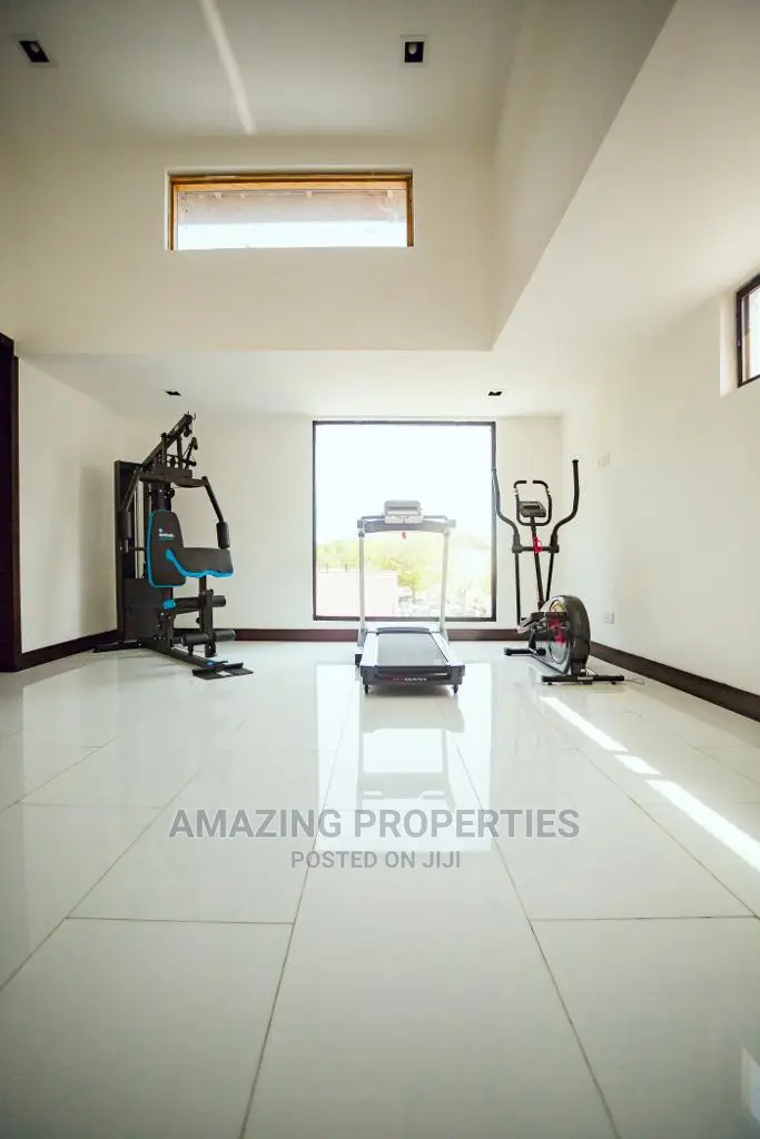 5bdrm Townhouse/Terrace in for Rent 5 Bedroom, Cantonments for Rent in Cantonments