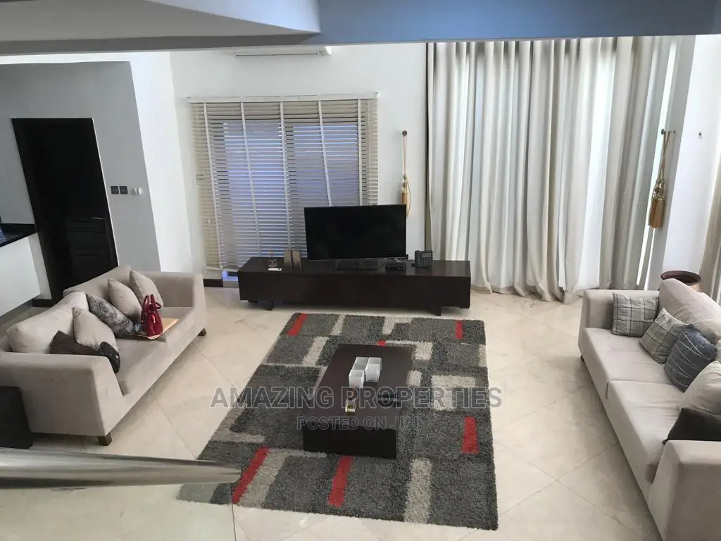 Furnished 4bdrm Townhouse/Terrace in 4 Bed House Gated for Rent in Cantonments