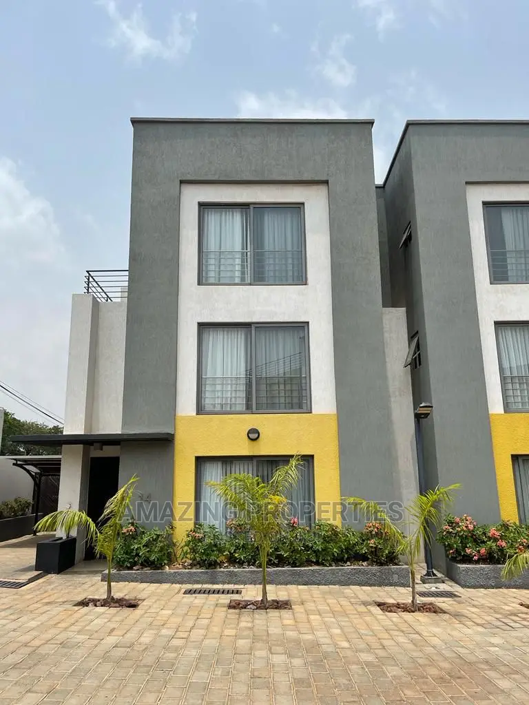 Furnished 4bdrm House in 4 Bedroom Townhouse, Cantonments for Rent in Cantonments