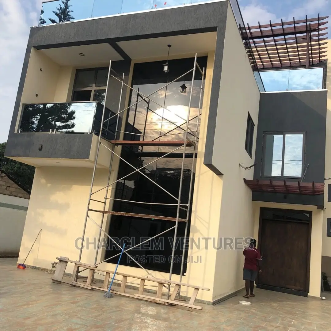 5bdrm Duplex in East Legon for Sale in East Legon